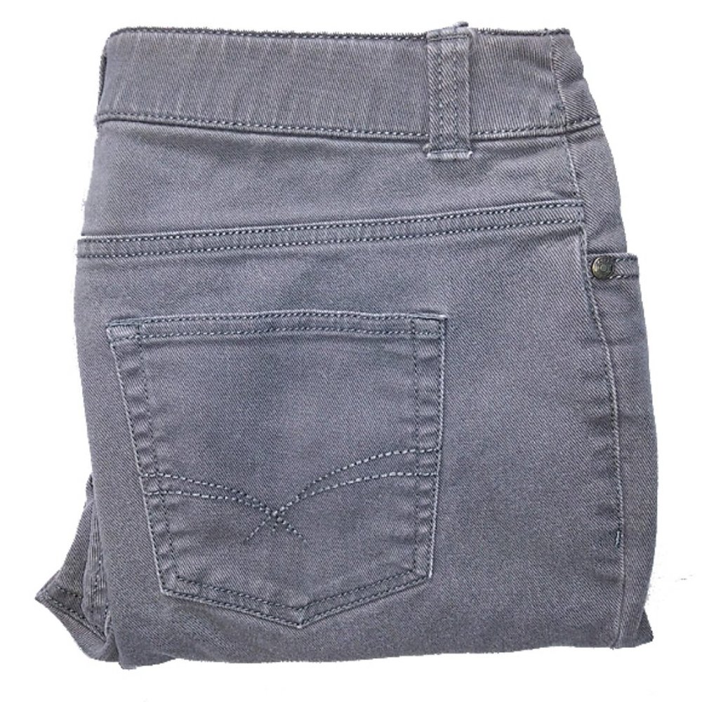 Croft & Barrow Classic Fit Straight Leg Jeans | 4